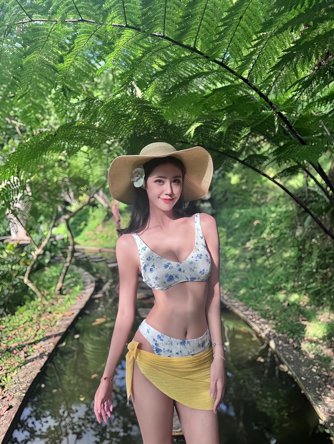 便宜林葳那小子了！女篮美女球员卓识的玩水照：夏天来了