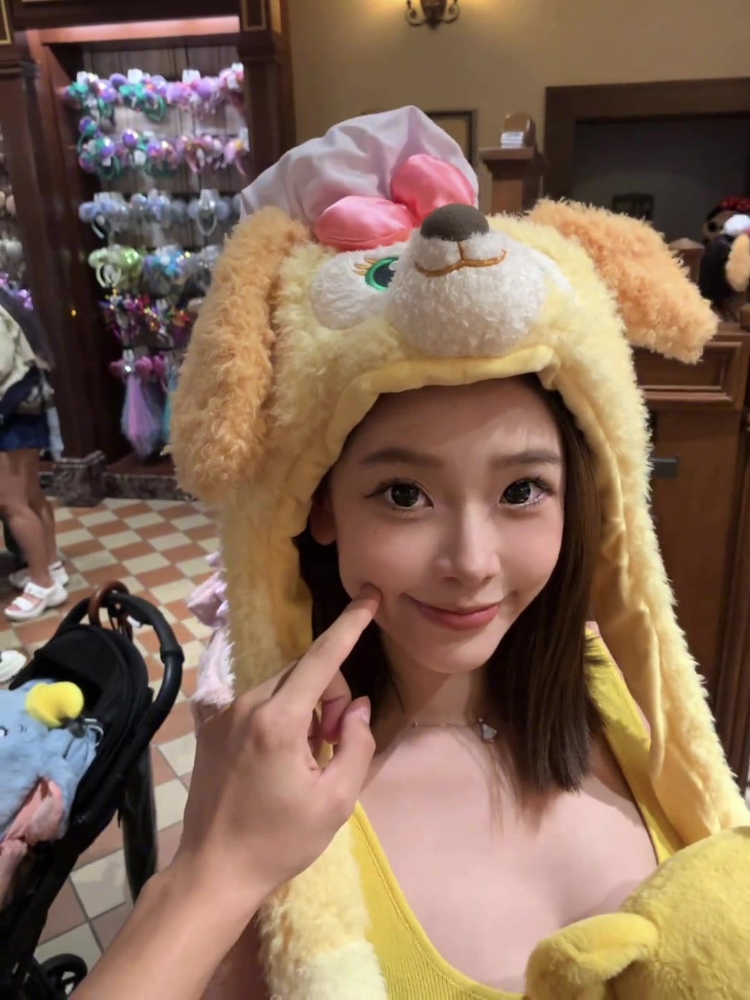 几个月啦？椰子孕肚明显少女感依旧十足
