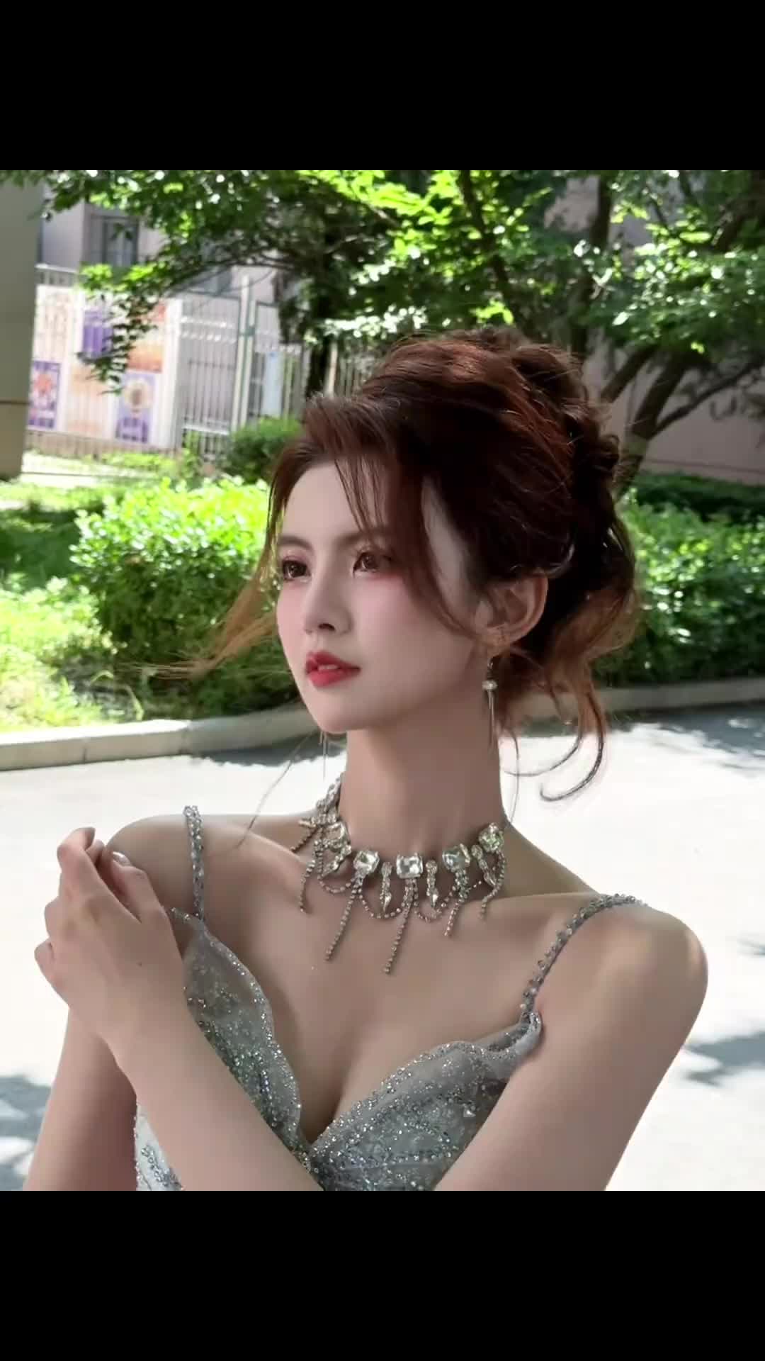 简直美到发光腾讯女主播炼炼：雪白的天色，忽尔就炎夏~~~
