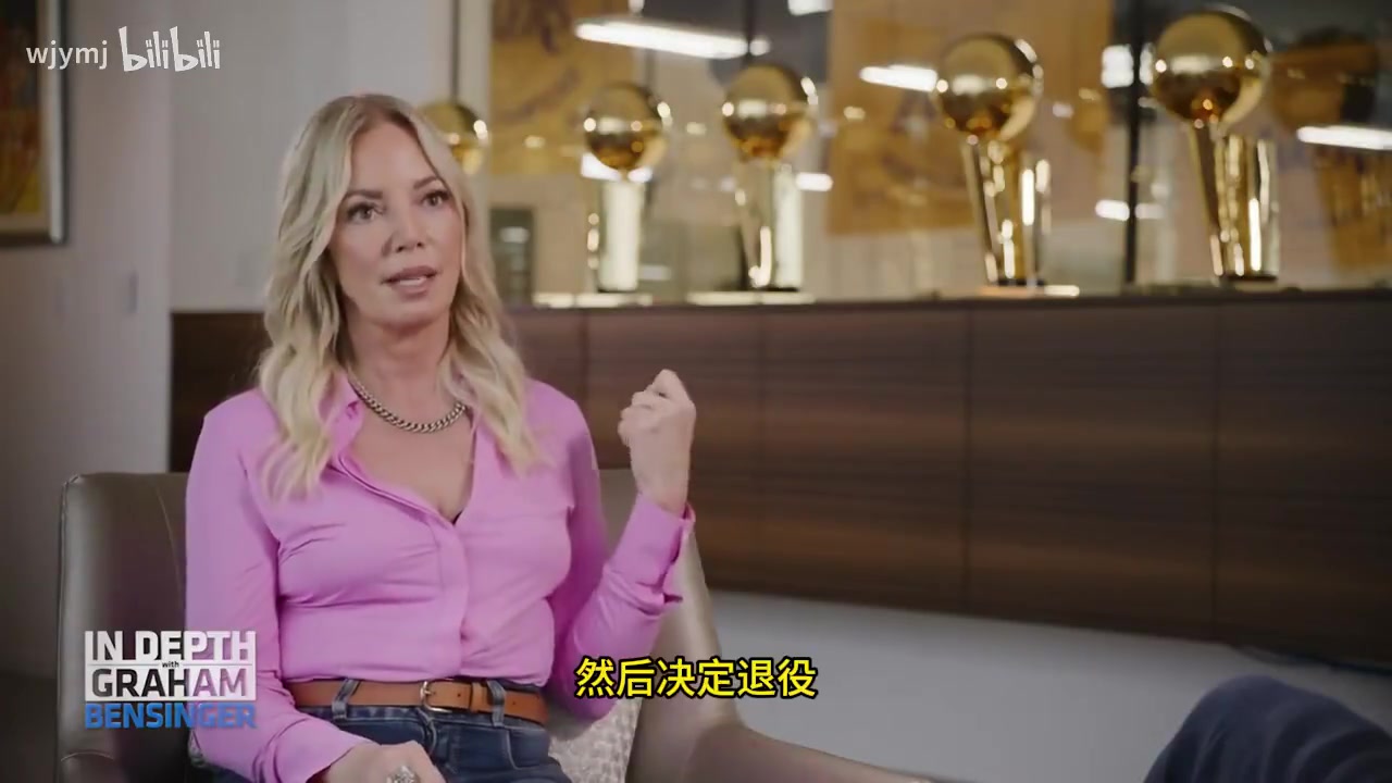珍妮此前：科比想退役先告知了我，即使讨厌他的球队都为他致敬！