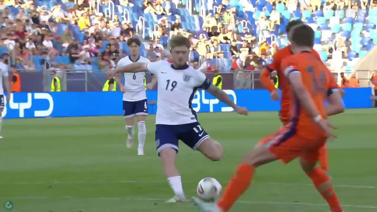 英格兰U21绝杀荷兰！埃利奥特上演神级一条龙破门双响！