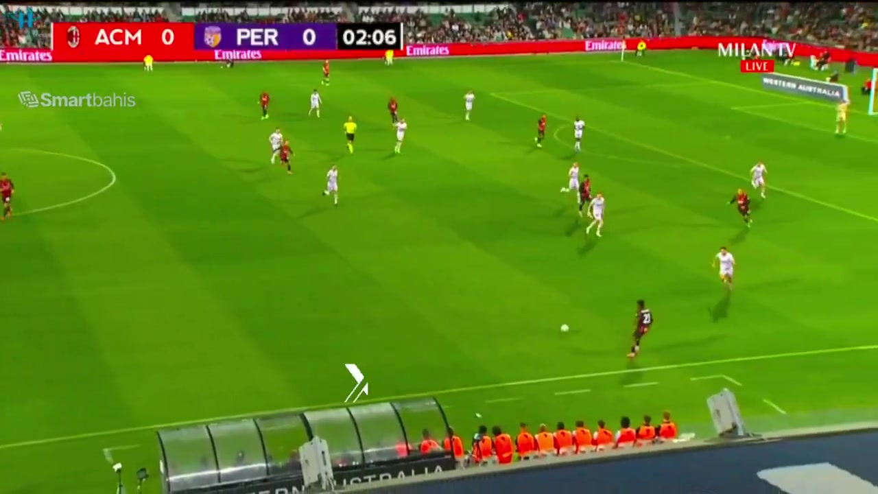 闪击！泰拉恰诺进球！AC米兰1-0领先珀斯光荣