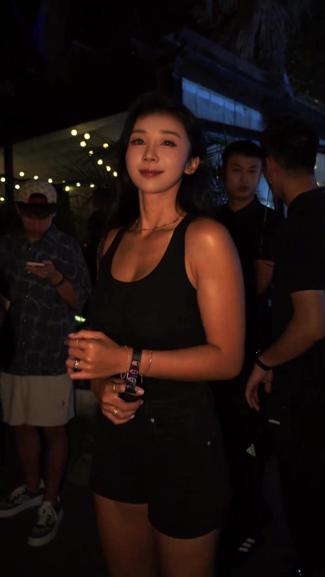 又是一年中國行！去年哈登跟張曼源干杯共飲