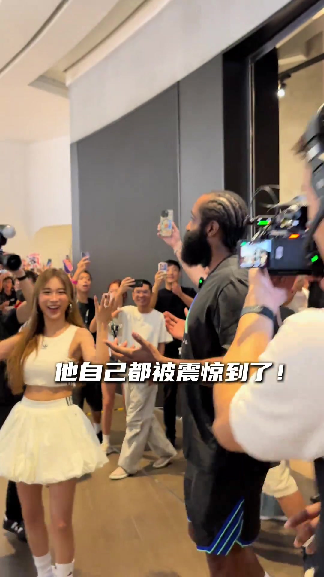 哈登中国行这人气！照这架势NBA退役后高低要