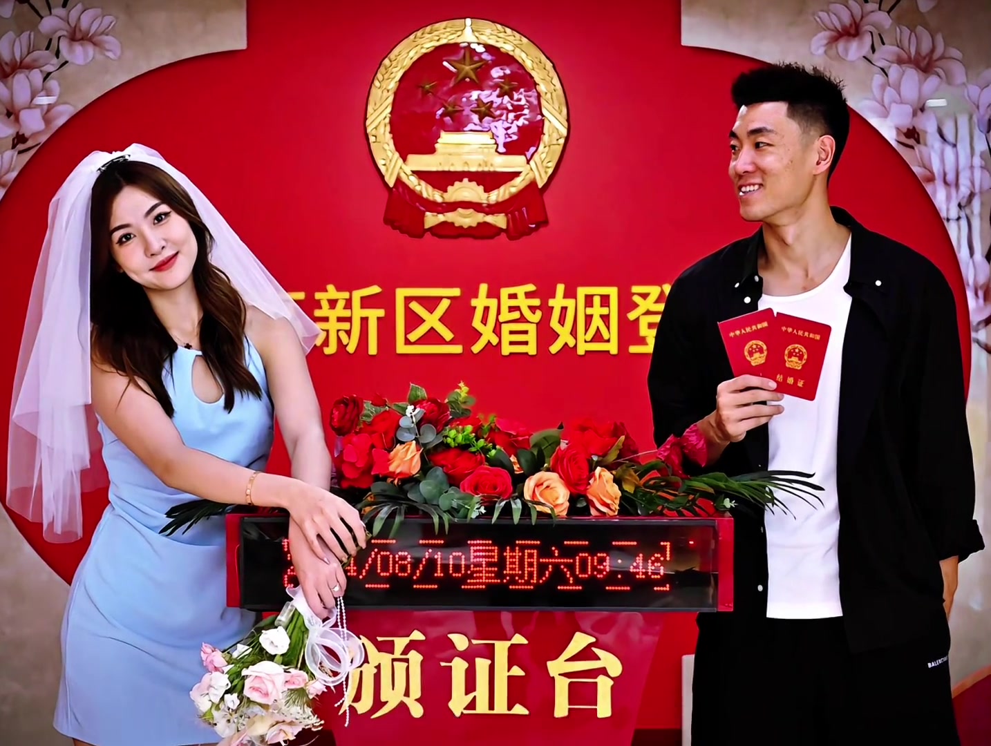 场上的高诗岩凶狠如贝弗利 场下对妻子十分痴情专一！