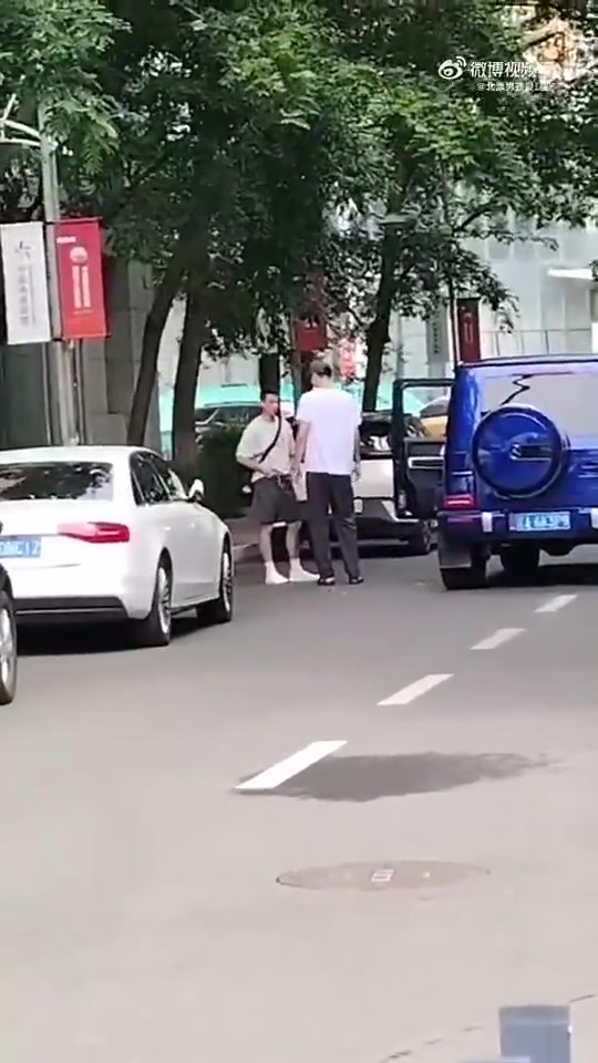 正式告别辽宁！此前球迷拍摄到张镇麟和赵继伟依依不舍地拥抱