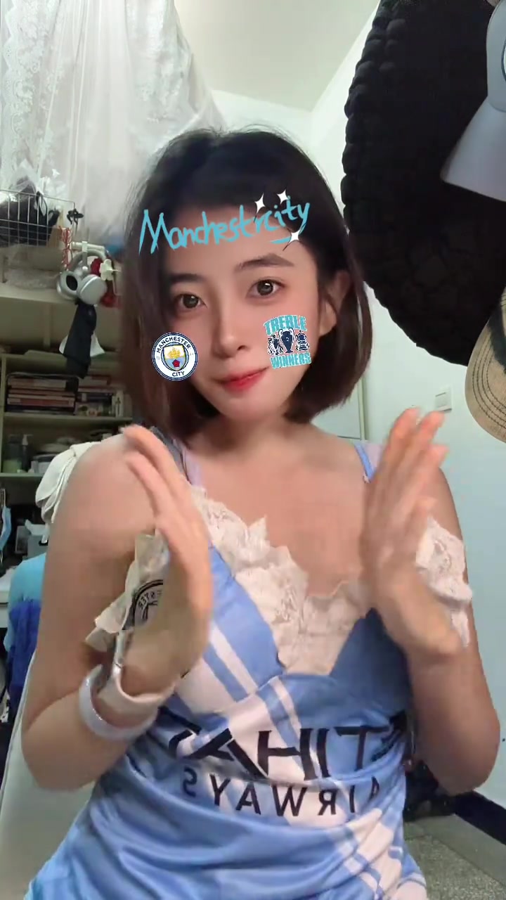 哇塞！这期是谁定制的曼城专属裙子，曼联球迷这招太狠了