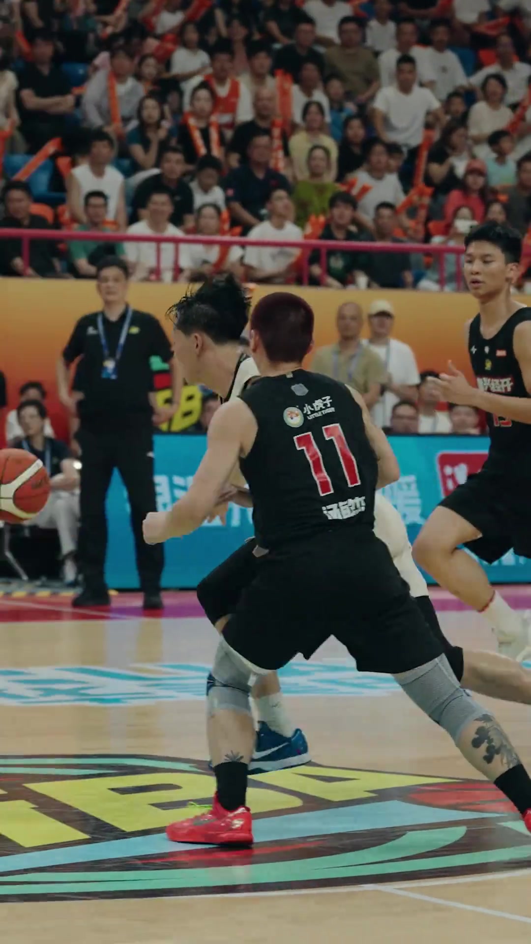 籃球真的可以1v5！葉光輝被5名防守球員包圍，6秒完成一次快攻！