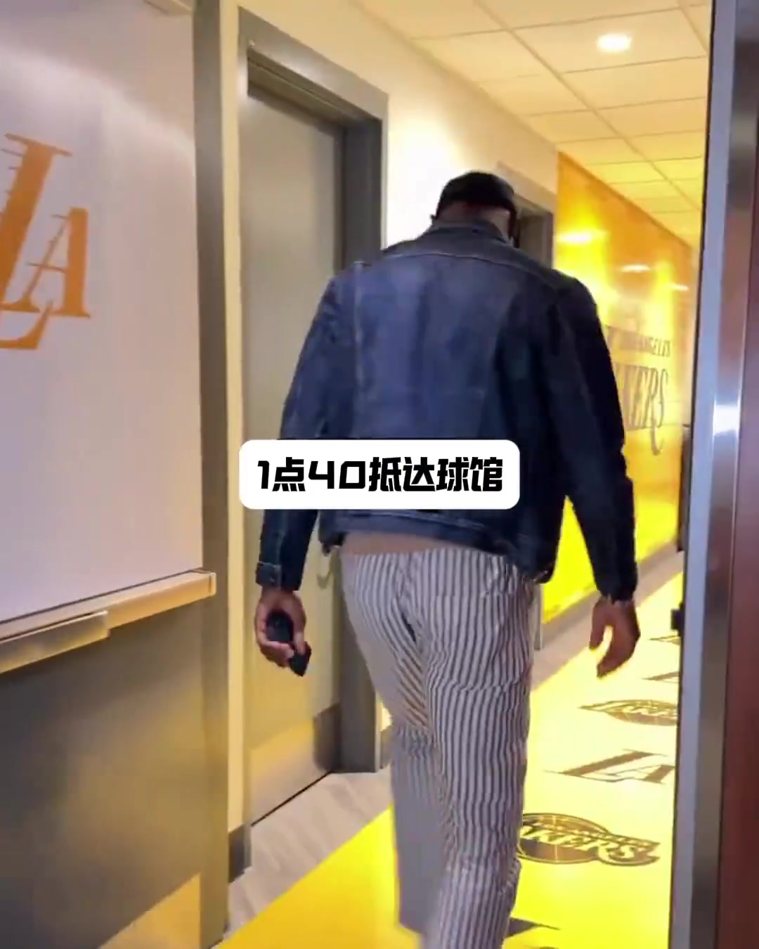 詹姆斯告诉你：想要成为伟大球员，首先就是别迟到