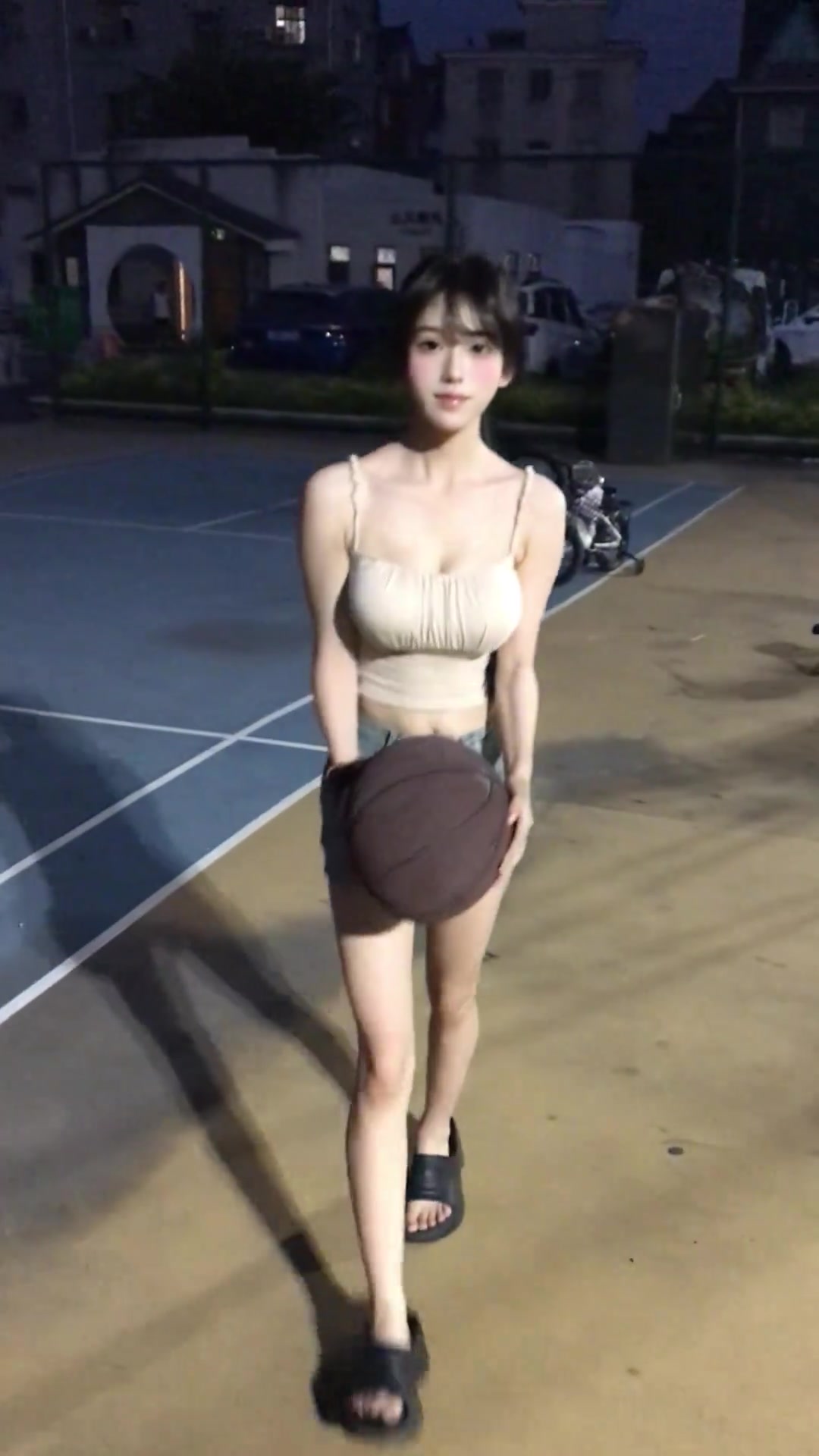 有这样子的女朋友，谁还打得下去球啊。。。。