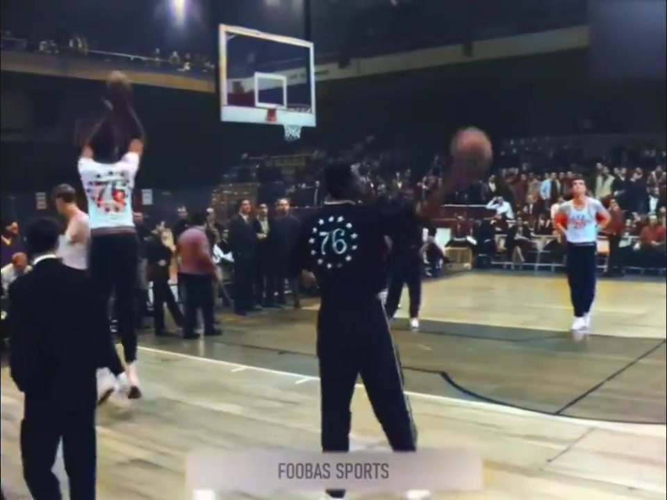 NBA进入小球时代的最大原因是：没有张伯伦的存在