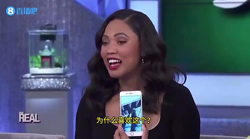真的敢说！库里妻子阿耶莎之前曾在节目里透露：他很喜欢我的脚
