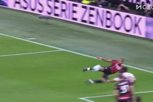 米兰3-0十人莱切进意杯16强 恩昆库侧勾处子球+造红希门尼斯破荒