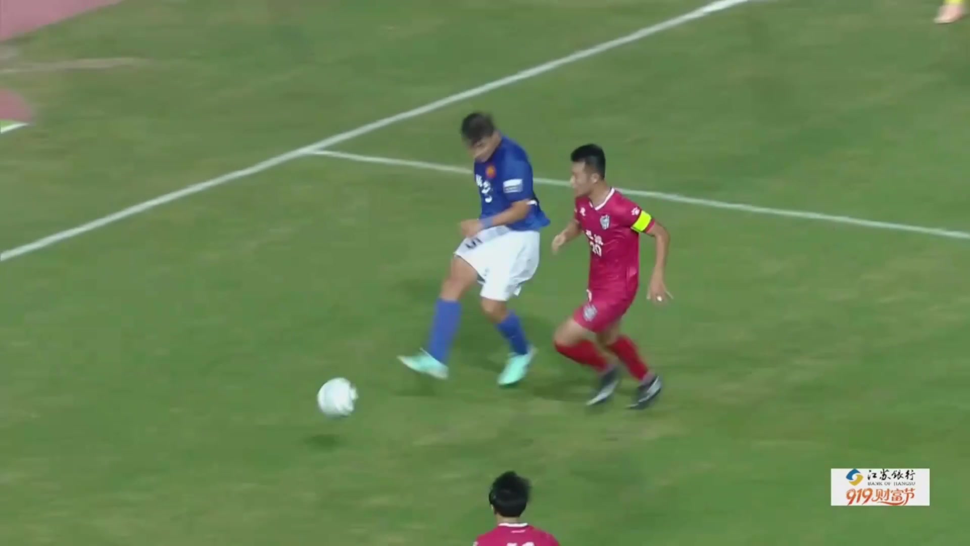 敢做动作！苏超盐城球员这盘带相当潇洒啊！