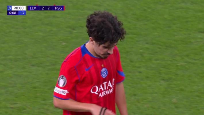 十人巴黎7-2十人药厂 扎巴尔尼两送点+红牌杜埃双响登贝莱破门