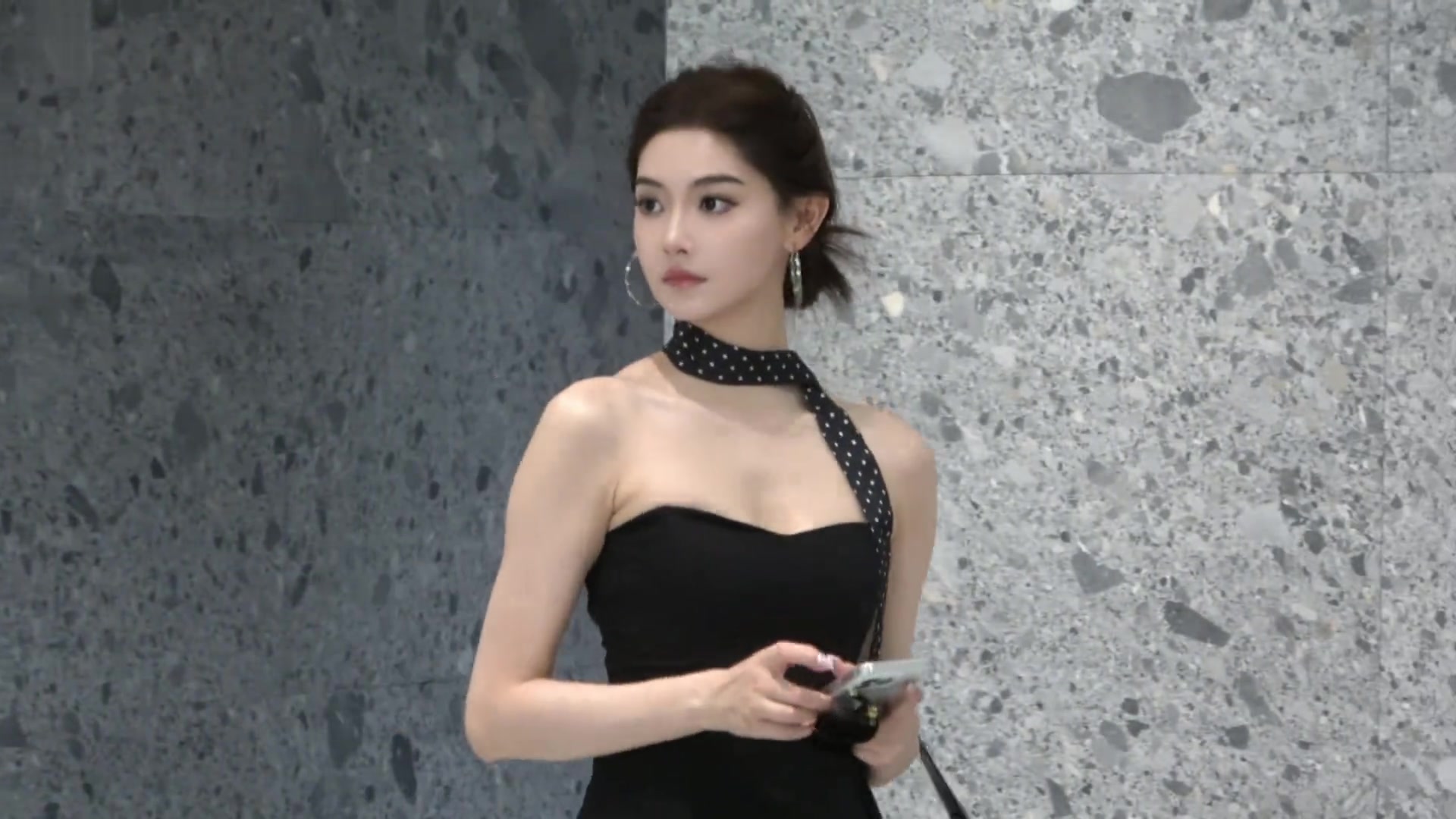 所以...你是哪种？金佳悦：好女人得到名声，坏女人得到一切