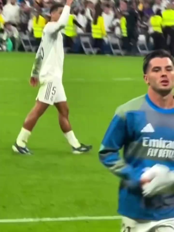 这是在回应谁?国家德比赛后贝林厄姆再次做出不雅动作!