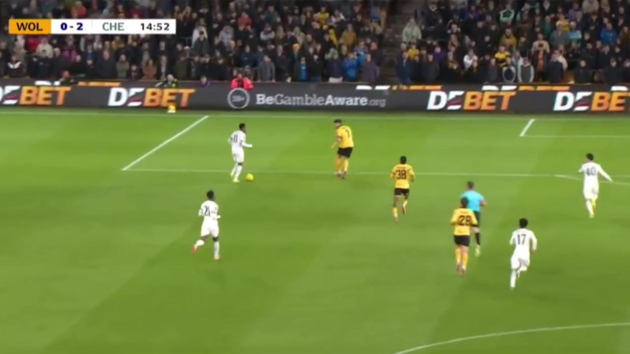 切尔西再下一城!吉腾斯横传门前再送助攻,乔治轻松推射破门