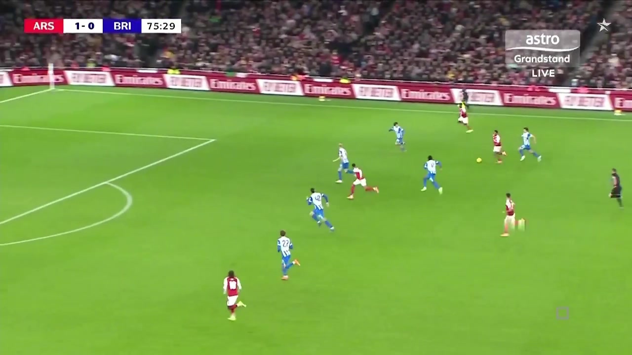 阿森纳再下一城！安努斯射门被扑，萨卡跟进补射破门