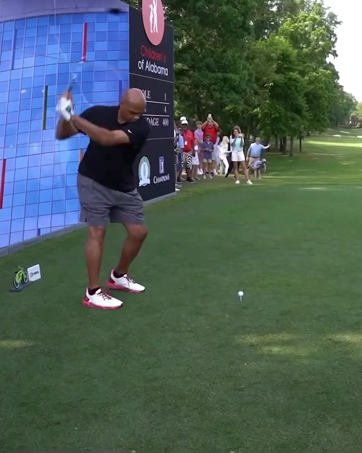 飞猪巴克利的最新挥杆 ，大家说标准不标准？