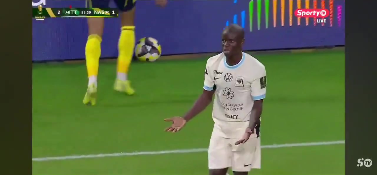 国外网友:第一次看到坎特在比赛中暴怒