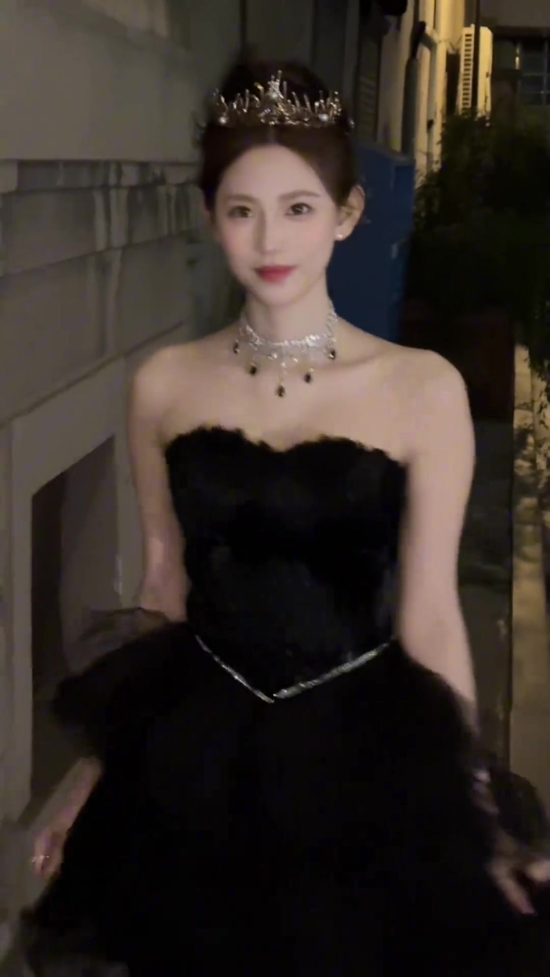 鸡腿诺这身万圣节穿搭如何?感觉像低配版赵露思