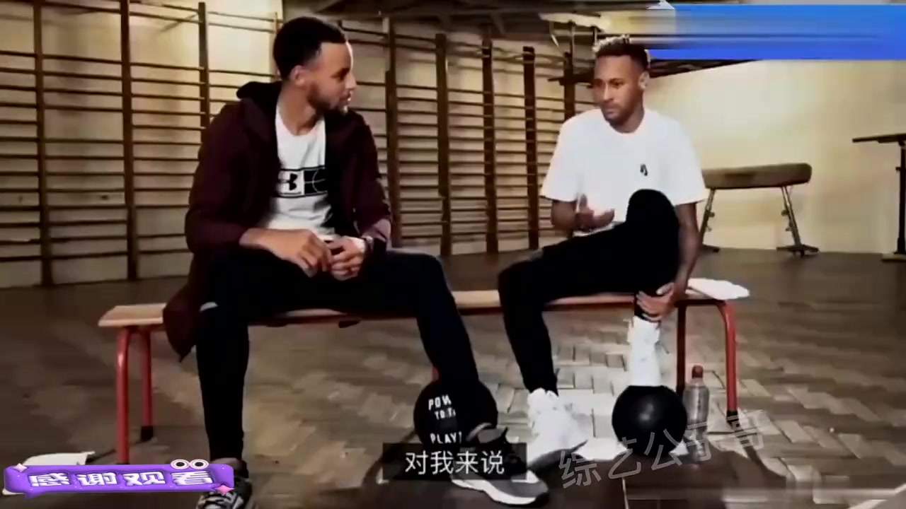 内马尔被问：梅西和C罗你觉得谁更厉害？他耿直回答库里惊呆库里