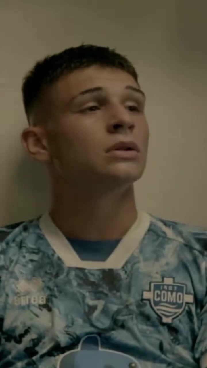 暴脾气!名场面:法布雷加斯更衣室暴怒!