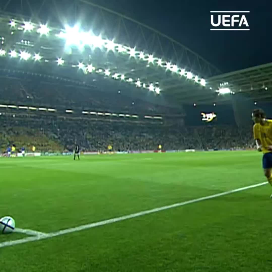 2004年欧洲杯,伊布打进载入史册的蝎子摆尾