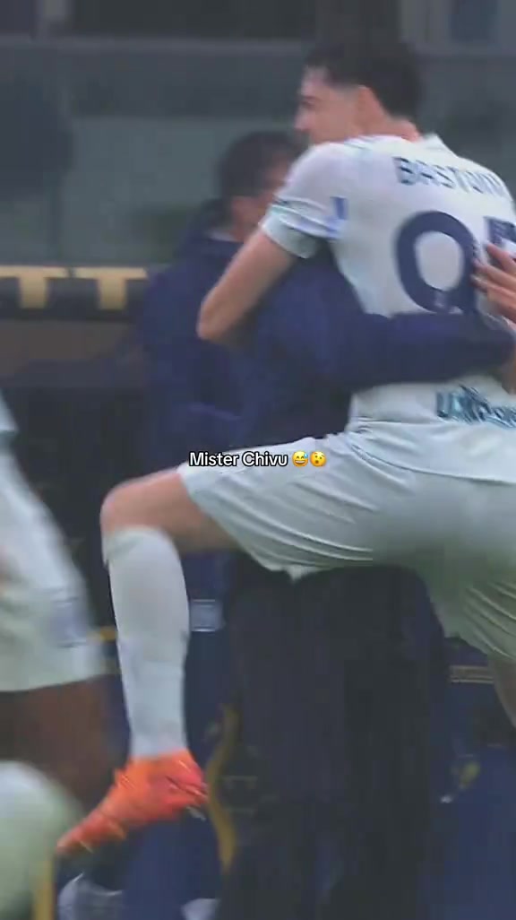 化学反应！实拍：国米绝杀维罗纳，巴斯托尼找齐沃要了个大抱抱❤