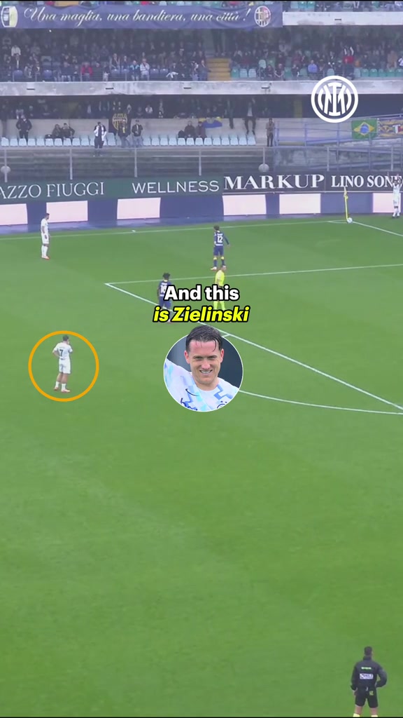 通暗号！国米官推：泽林斯基世界波前已与恰球王眼神交流