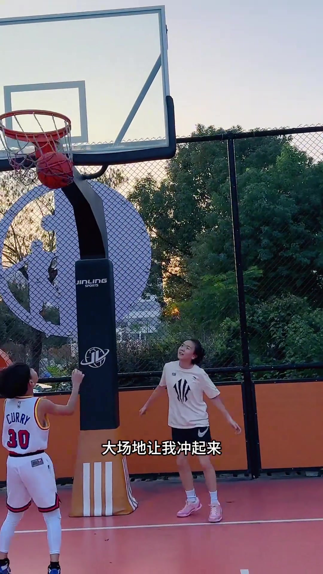 1v1血脉压制！奥妮尔姐姐垃圾话持续性输出碾压小菜鸡