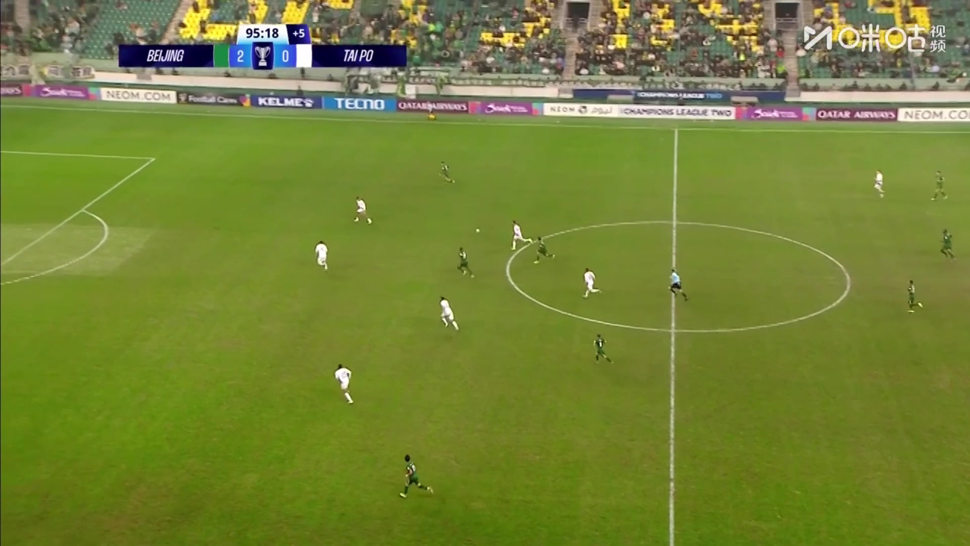 塞尔吉尼奥禁区前打出贴地斩!皮球钻进球门右下死角