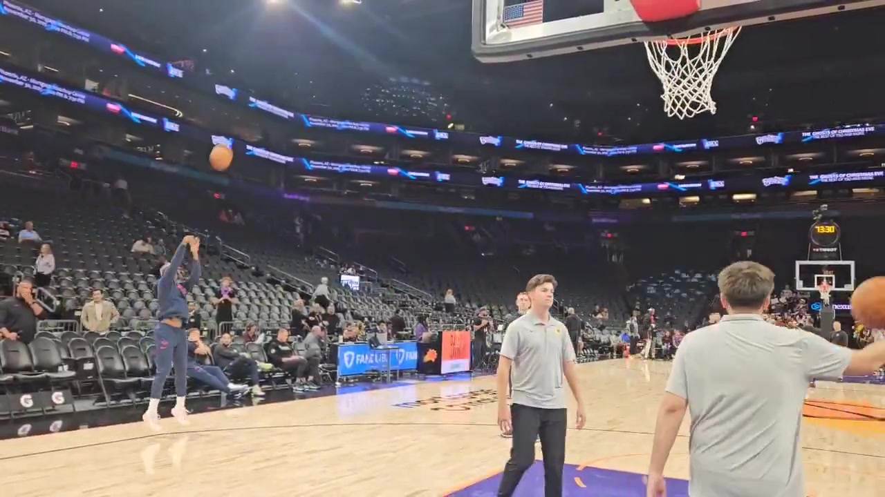 重返菲尼克斯战旧主！快船球星比尔这赛前热身，三分准度如何？