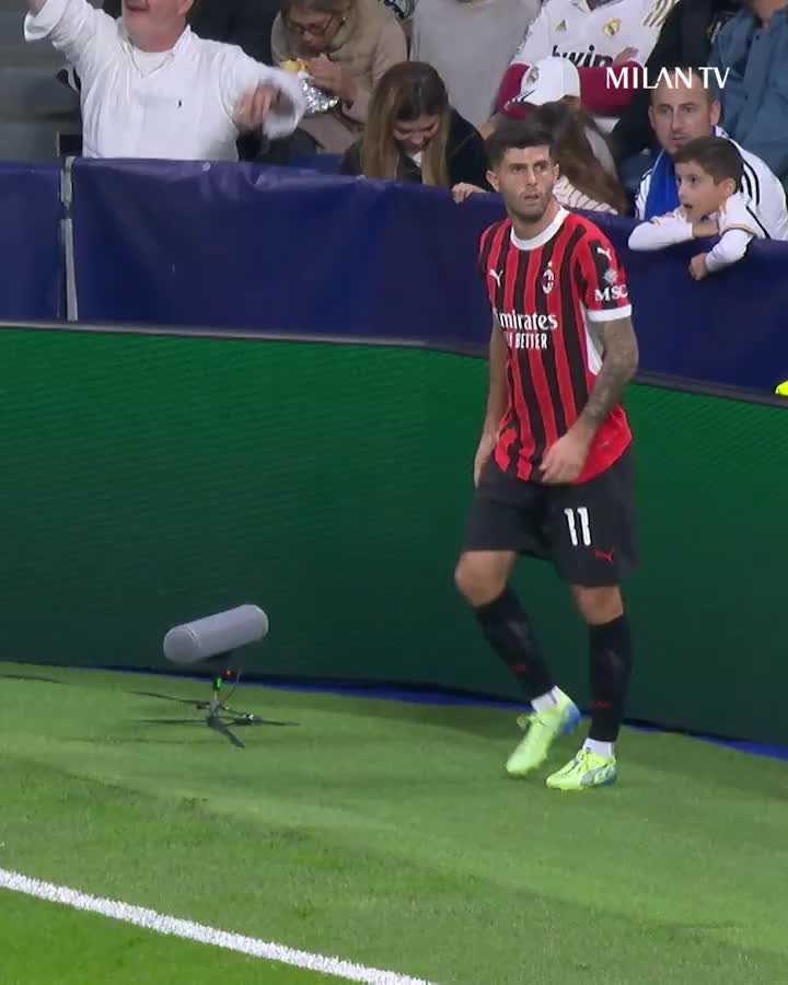 米兰经典比赛回顾：欧冠3-1战胜皇马