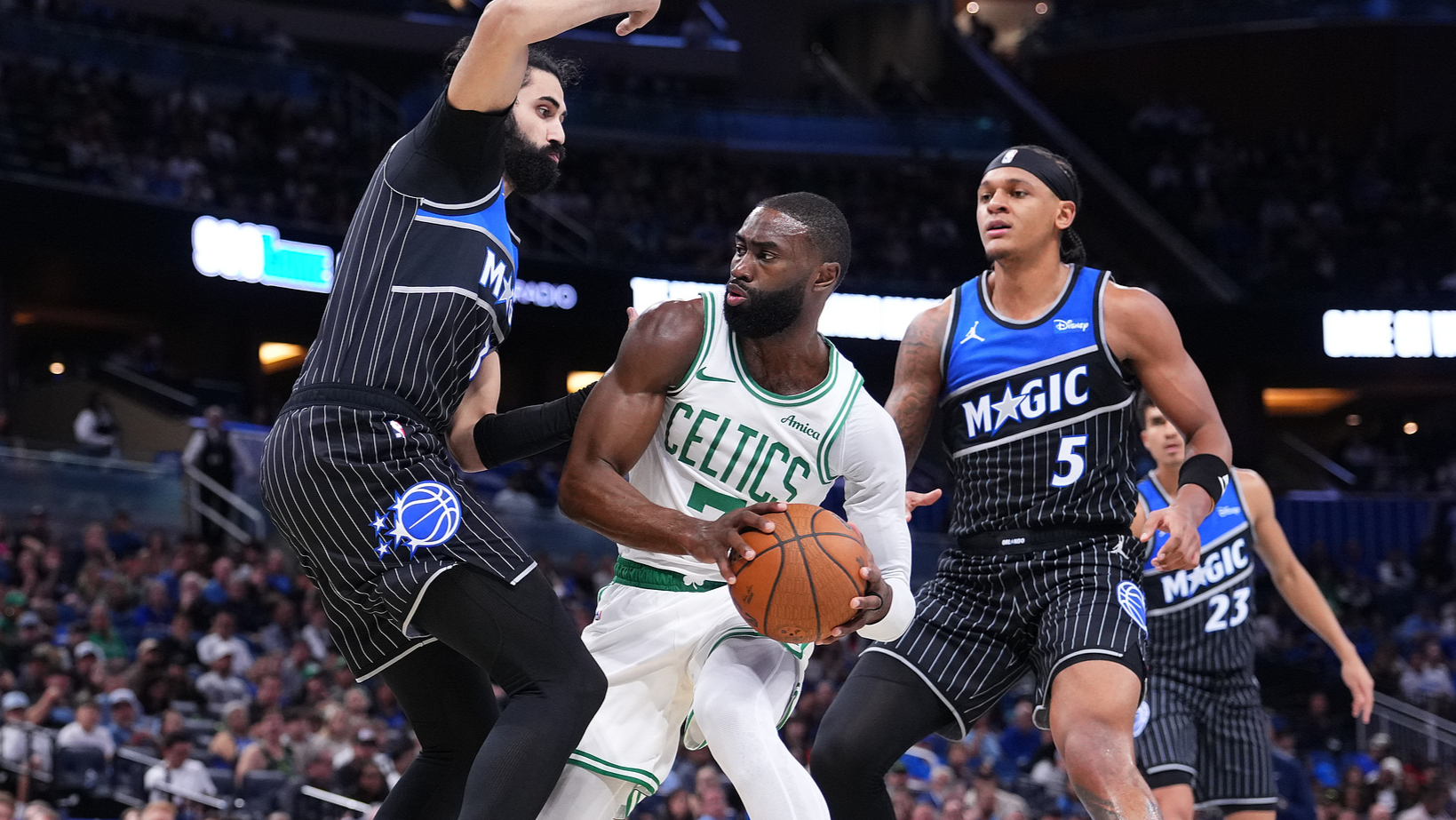 🏀魔术7人上双力克绿军 小瓦格纳27+6 贝恩22+7 杰伦·布朗32+9