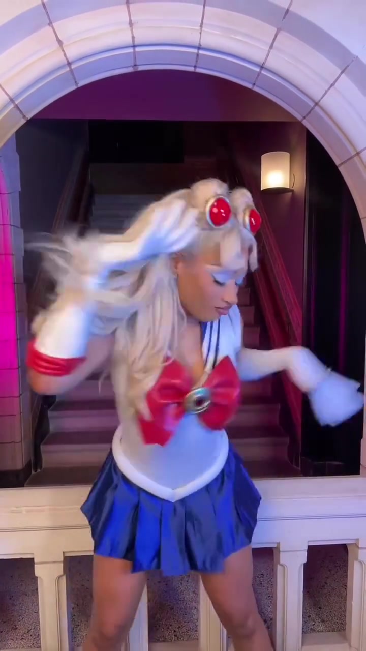 这克莱能应付的了吗？马冬梅此前cos美少女战士宣传新单曲！