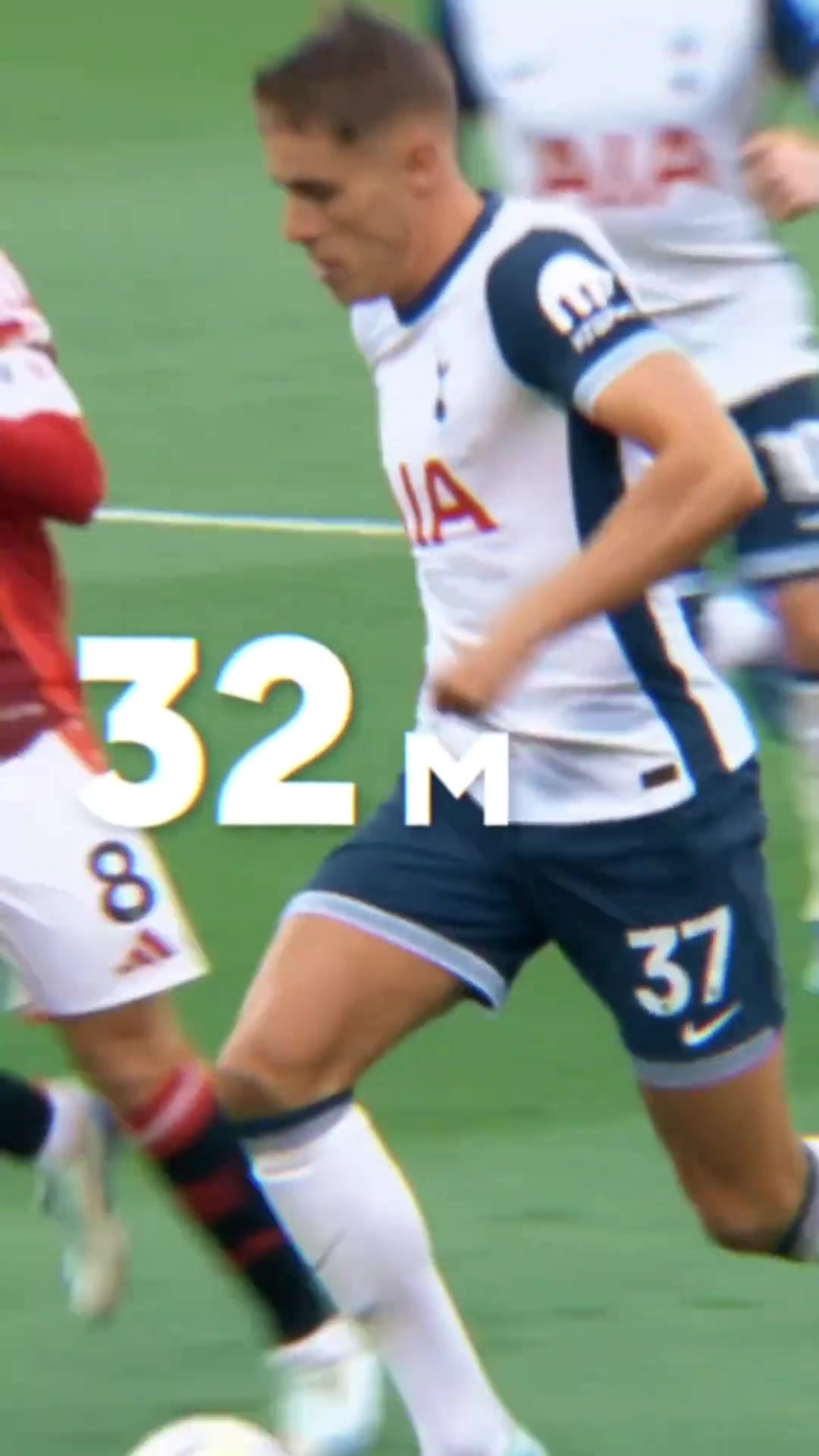 奔袭的荷兰翼卫+抢点的概念神=攻破曼联