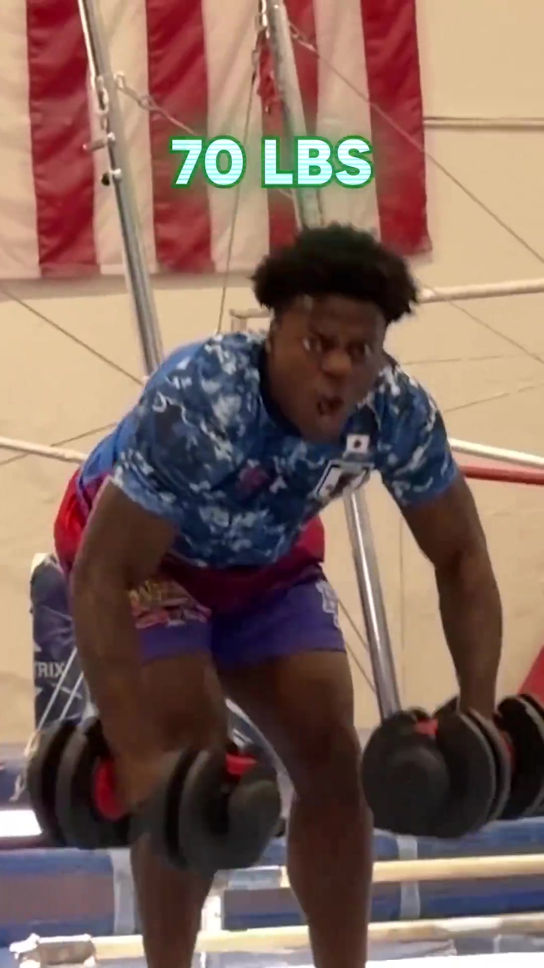 举哑铃后空翻！甲亢哥这身体素质真牛啊