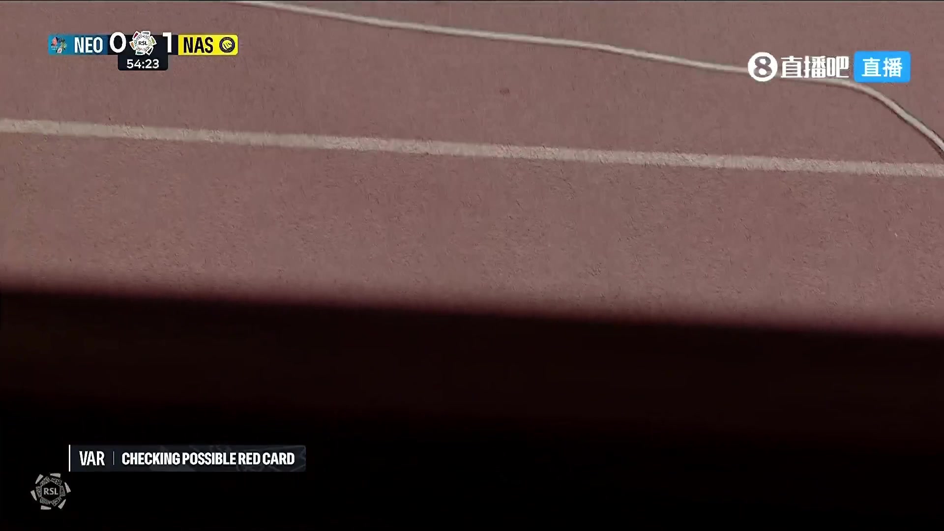 严格！罗德里肘击胜利球员被直红罚下