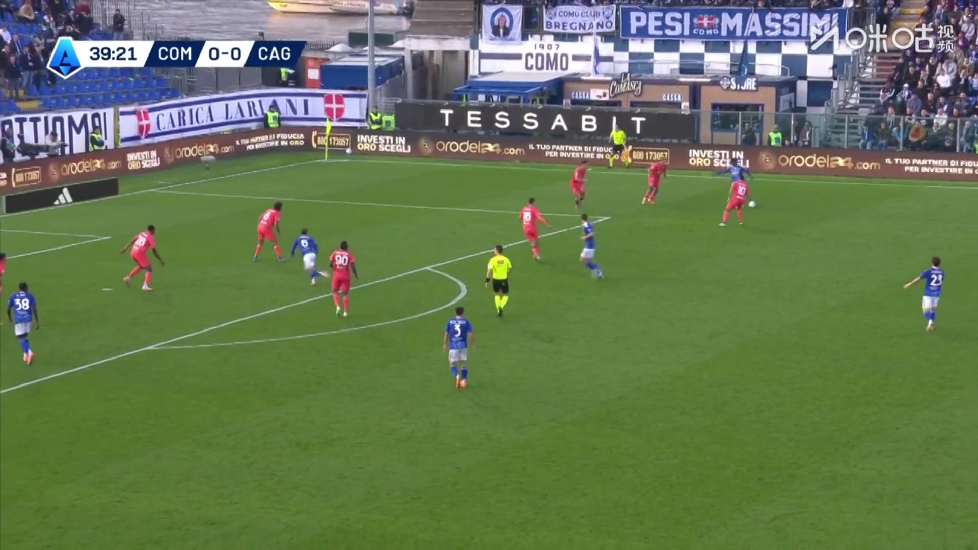 有点辣眼睛！莫拉塔门前射门竟踢空