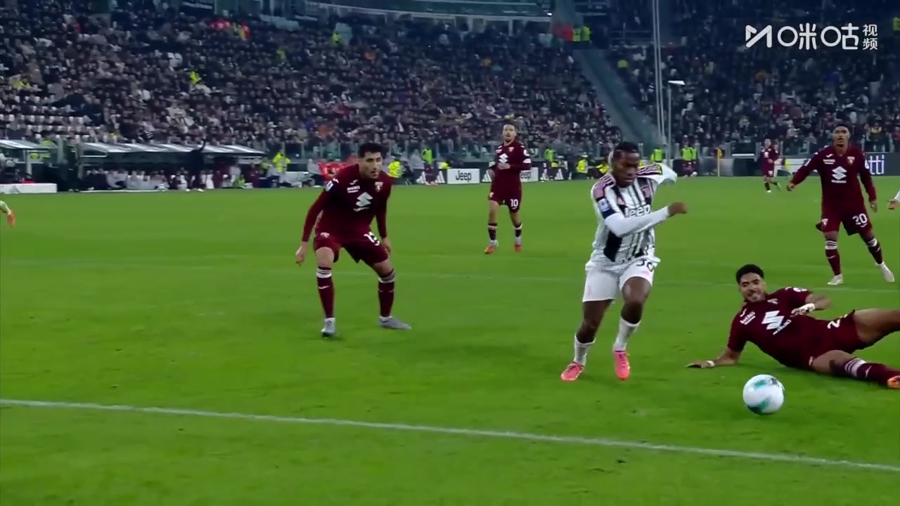 错失良机！伊尔迪兹送妙传！戴维前插打门被扑出！