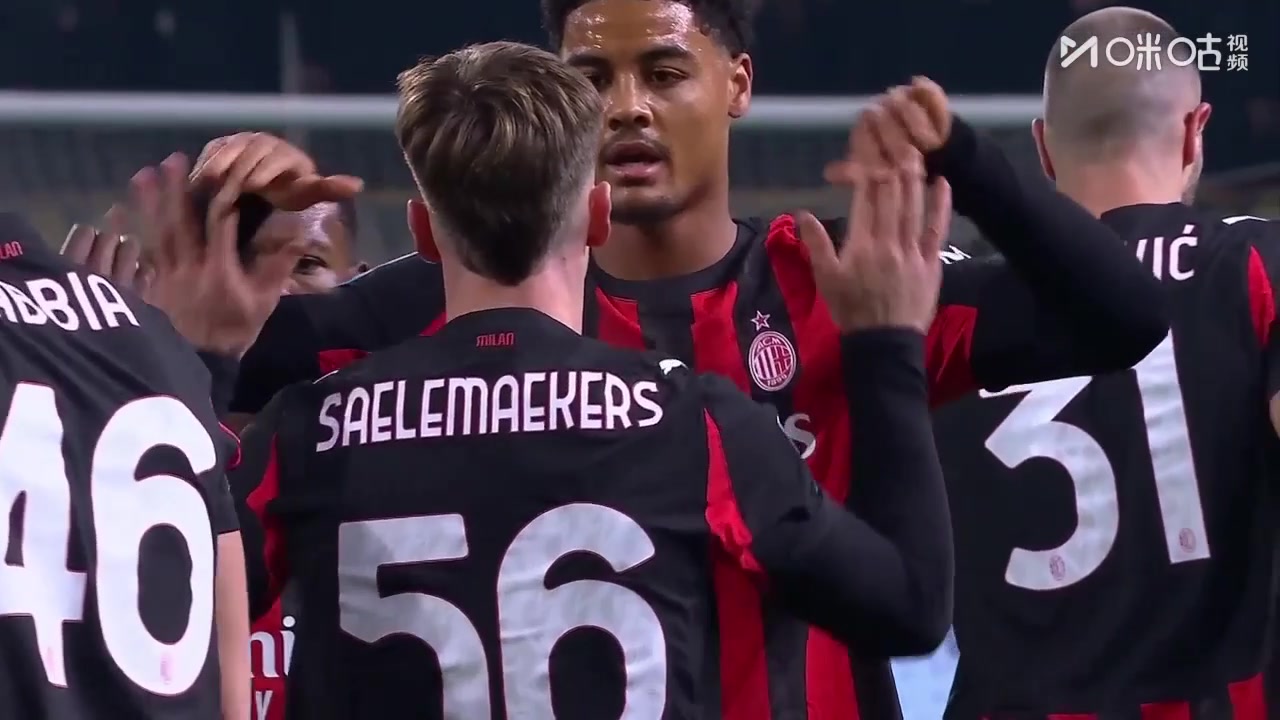 米兰客场取得领先！萨56外围远射贴地斩破门！铃木彩艳扑救不及！