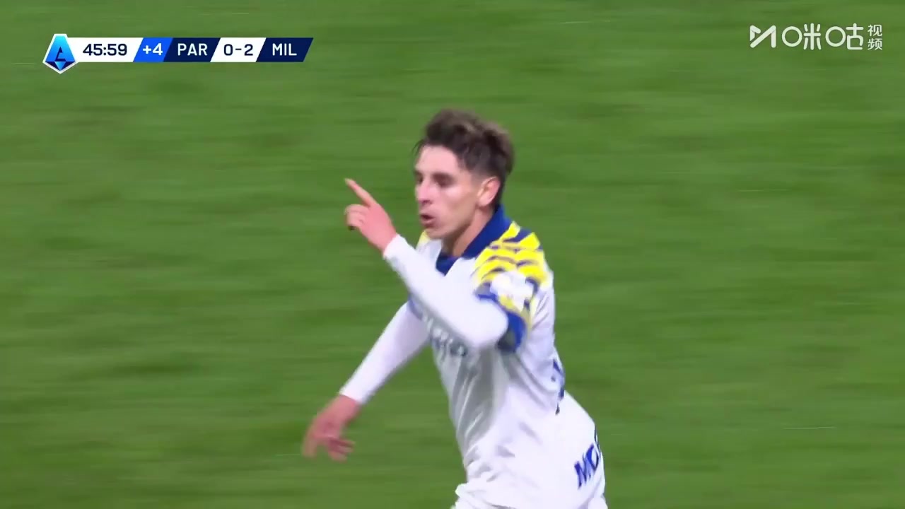 埃斯图皮尼安防守被扛倒！伯纳贝世界波死角破门！迈尼昂毫无