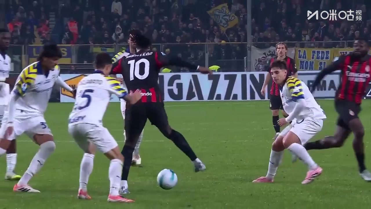 单刀不进!莱奥脚后跟精妙传球!普利西奇单刀打门偏出!