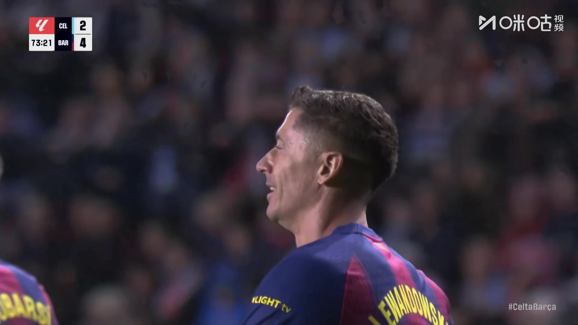 复出即戴帽！拉什福德角球助攻，莱万甩头破门！