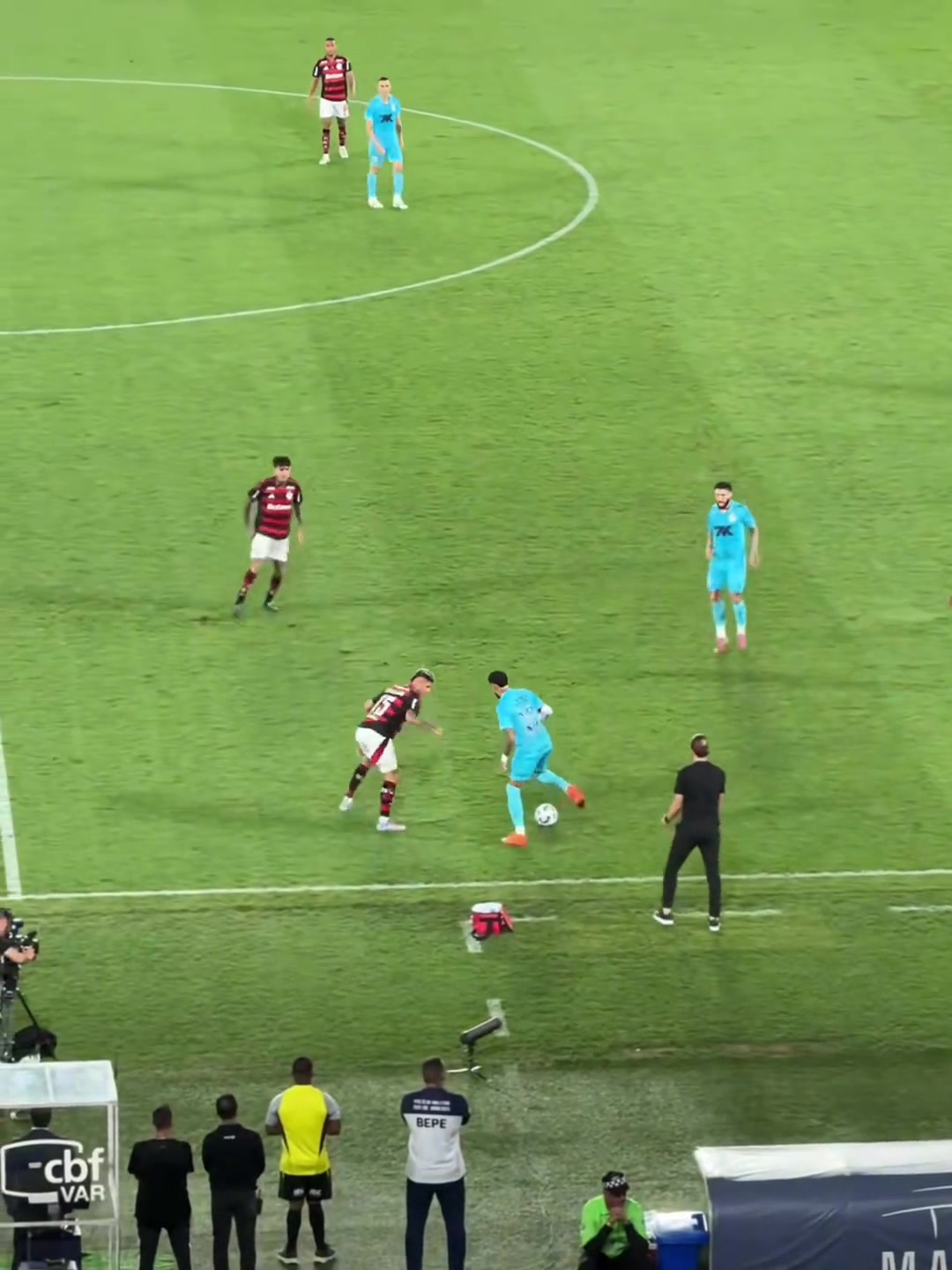 内马尔在巴甲都没办法再靠引以为傲的爆发力和节奏杀穿防线了