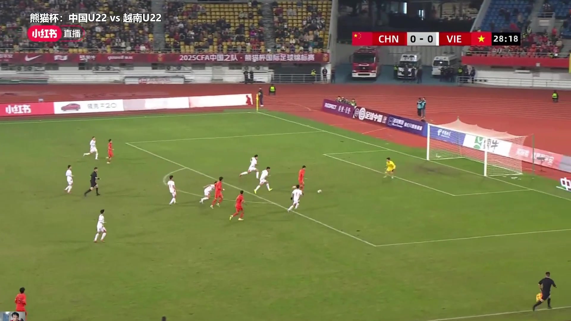 错失良机啊！拜合拉木单刀打门，被对方门将扑住