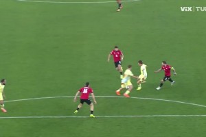 西班牙4-0格鲁吉亚继续领跑 费兰造点+传射奥亚萨瓦尔2射1传