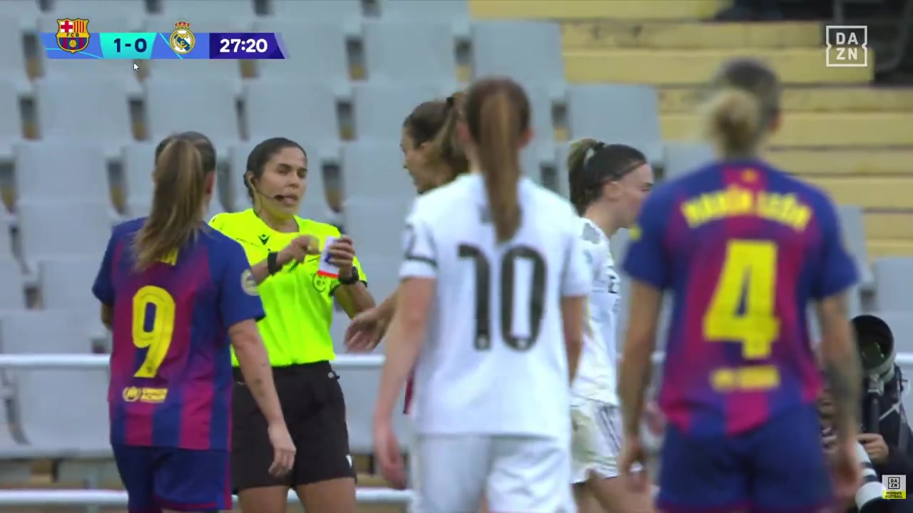 皇马博主怒批巴萨女足球员:展现了她在学校里学到的价值观